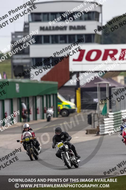 Vintage motorcycle club;eventdigitalimages;mallory park;mallory park trackday photographs;no limits trackdays;peter wileman photography;trackday digital images;trackday photos;vmcc festival 1000 bikes photographs